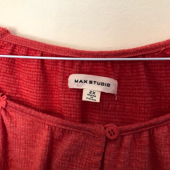 Max Studios casual top - size 2X - Picture 2 of 8